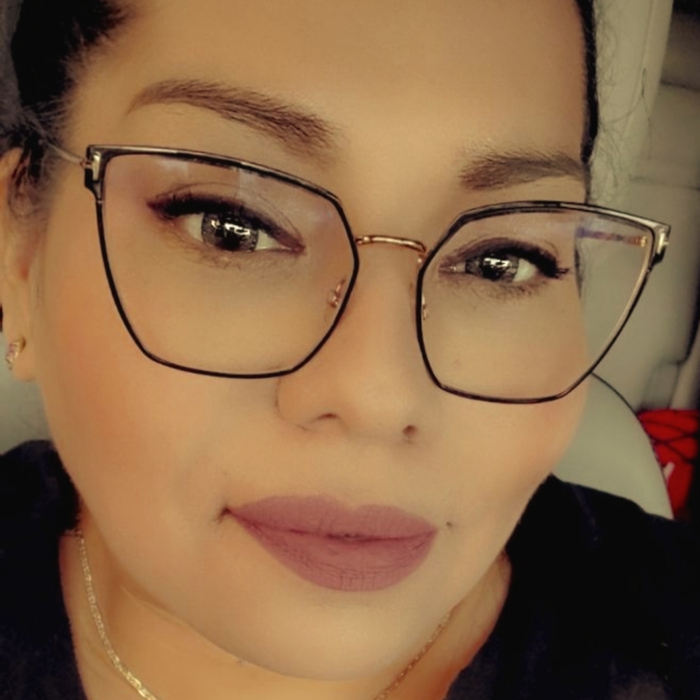 Meet your Posher, Elma